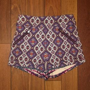 NWT Hollister Aztec Festival Shorts